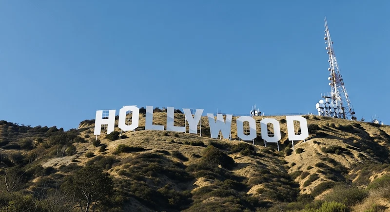 “HOLLYWOOD”の文字看板
